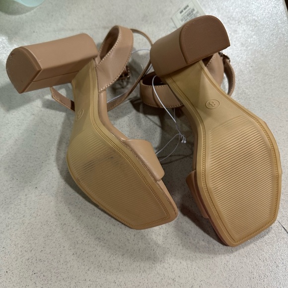 Women’s a new day strapy heels with memory foam - Picture 3 of 6